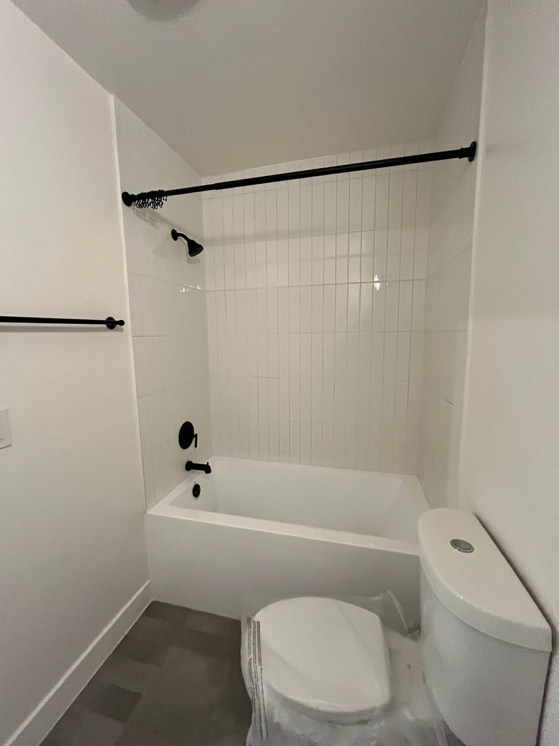 Building Photo - Individual Bungalows: All 1 bedroom/ 1 bath units all with LARGE PRIVATE YARDS.