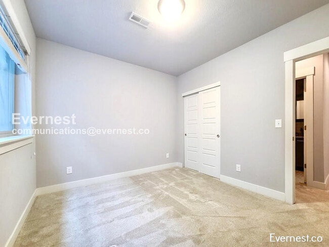 Building Photo - 5470 Trenton St