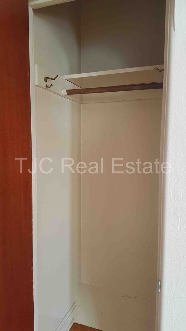 Building Photo - 1215 S Jackson St