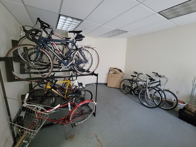 Building Photo - 1308 Clifton St NW