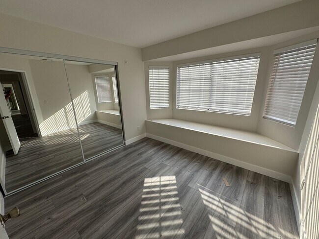 Building Photo - Beautiful 4 Bedroom in Rancho San Diego