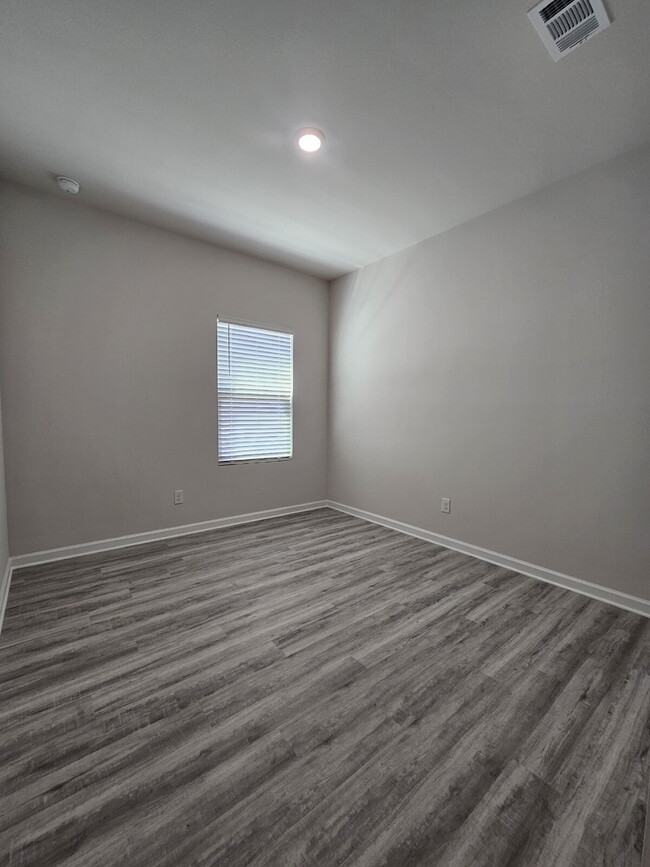 Building Photo - "New Construction 4-Bed Gem on Renova Driv...