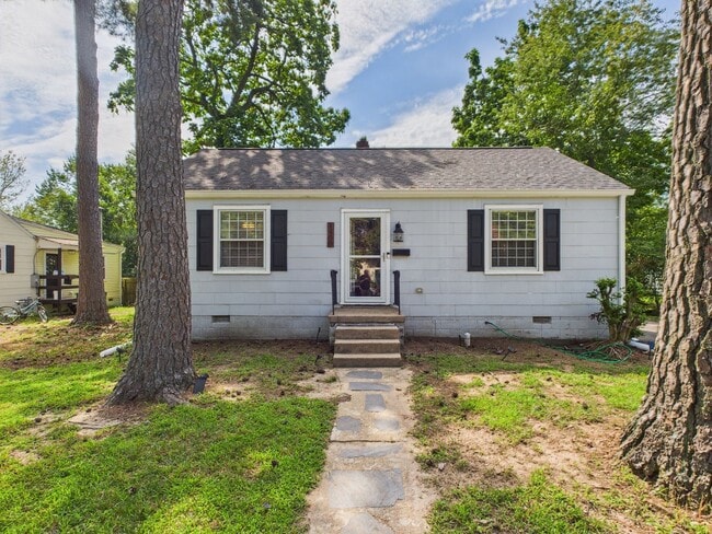 Building Photo - 1409 Landis Dr
