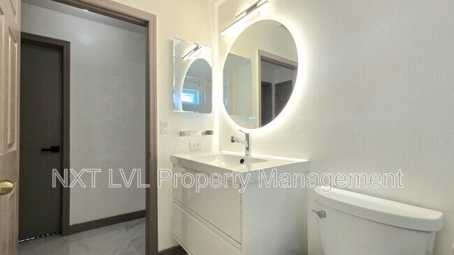 Building Photo - 511 SE 25th Terrace