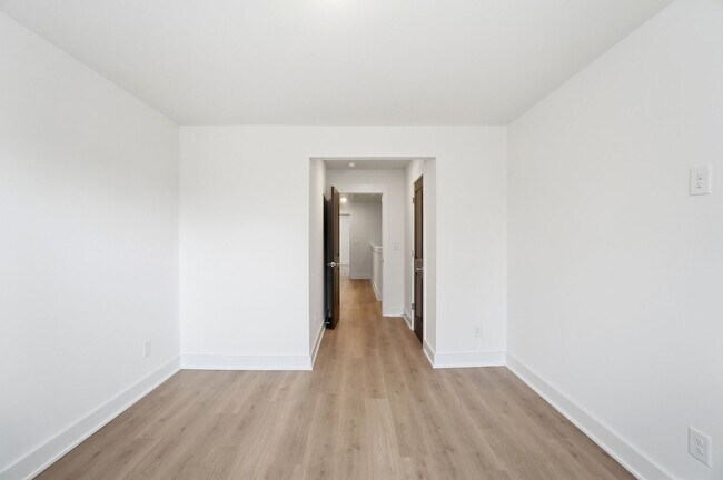 Building Photo - Bright & Modern New Construction Townhome