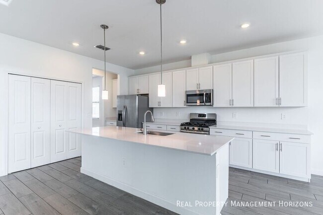 Building Photo - 15436 White Linen Dr