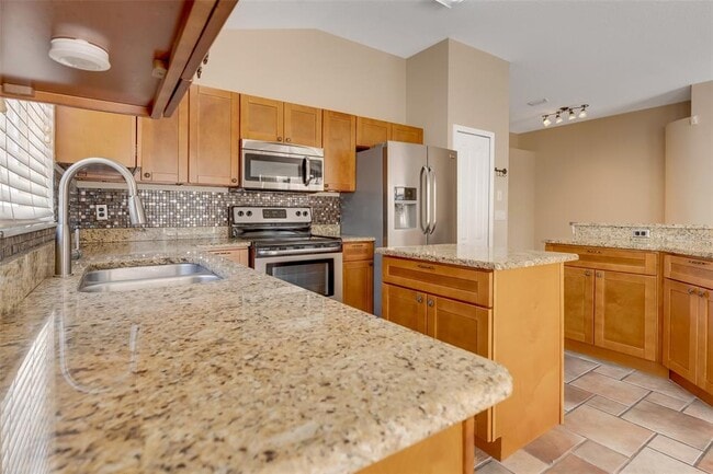 Building Photo - 1442 Lake Shore Ranch Dr