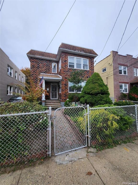 Building Photo - 17 Tilrose Ave