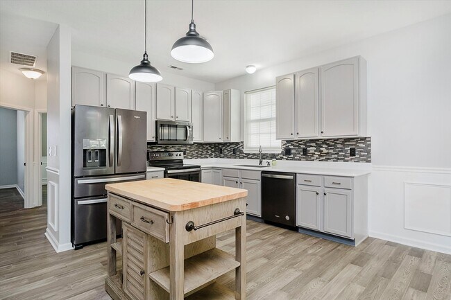 Building Photo - 9413 N Bayfield Dr