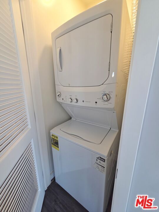 Building Photo - 2651 S Hobart Blvd