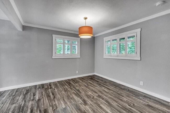 Building Photo - 8604 Brookfield Dr