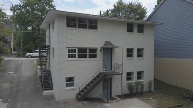 Building Photo - 216 Superior Ave