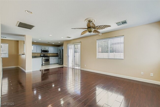 Building Photo - 5986 Ambleshire Ave