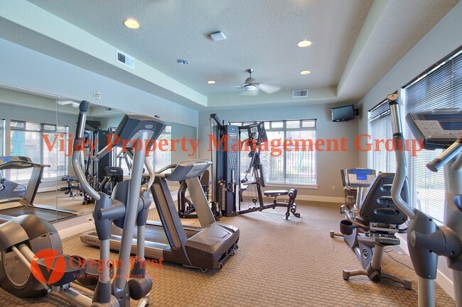 Building Photo - 825 NE Wheelock Pl