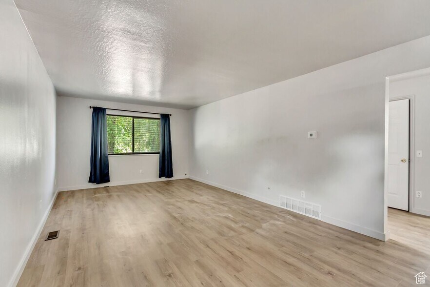 Building Photo - 505 Mansfield Ave S