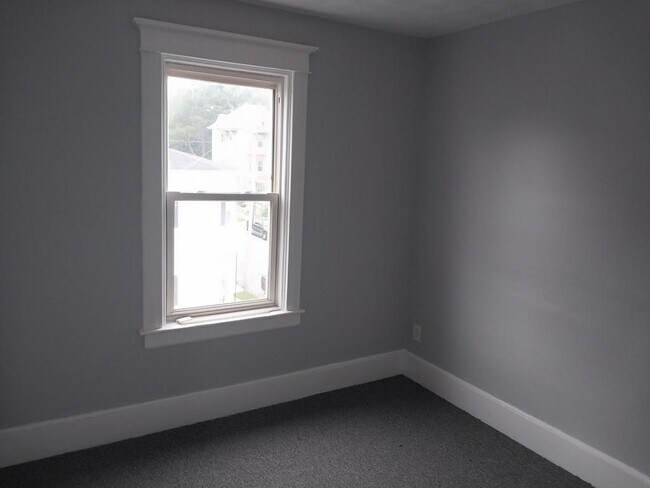 Building Photo - 48 Covell St