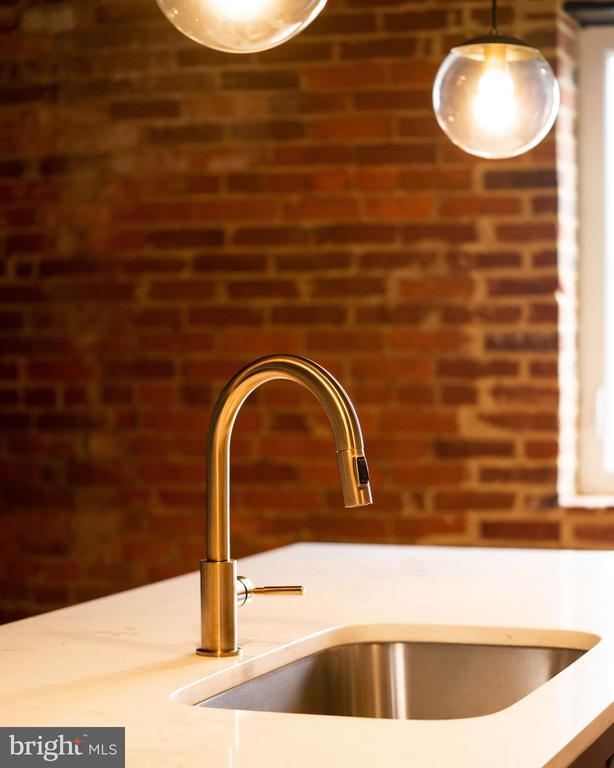 Building Photo - 437 W Grant St