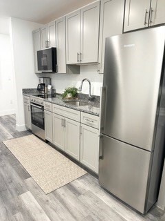 Building Photo - 585 Essex St