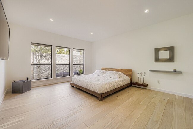 Building Photo - 12364 Montego Plaza