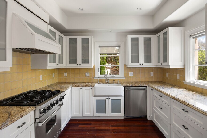 Building Photo - 758 Almar Ave