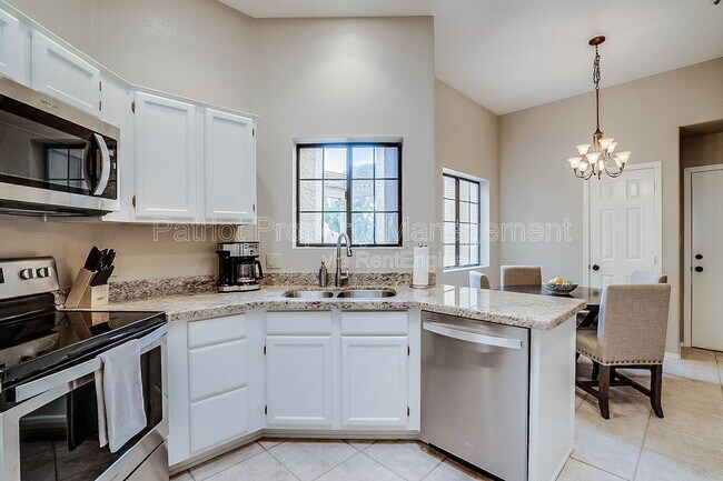 Building Photo - 9520 N 105th St