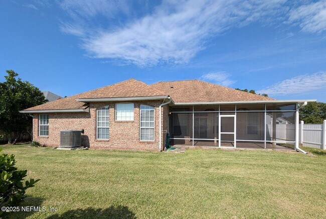 Building Photo - 2413 Cedar Trace Dr W