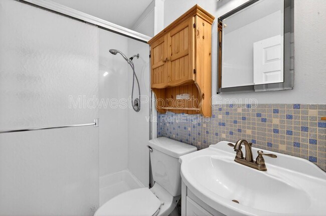 Building Photo - 2765 Chelsea Dr