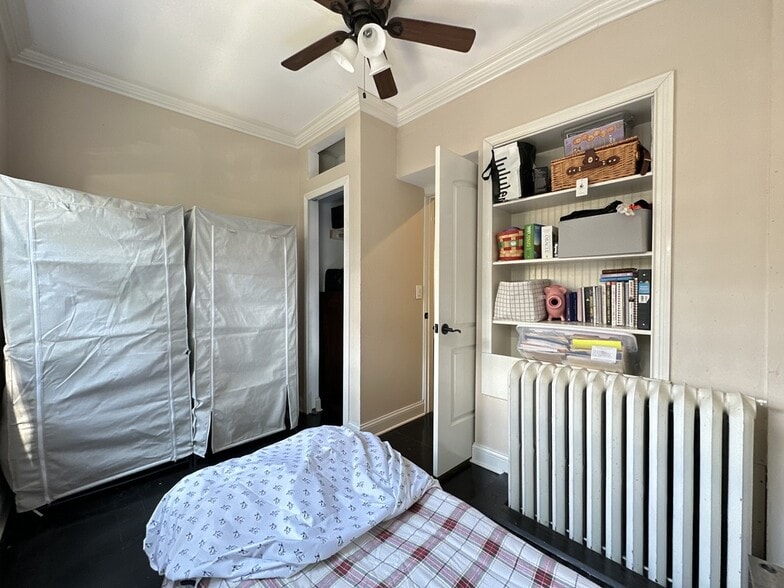 Building Photo - 6424 N Magnolia Ave