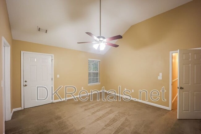 Building Photo - 4827 Wolfcreek View