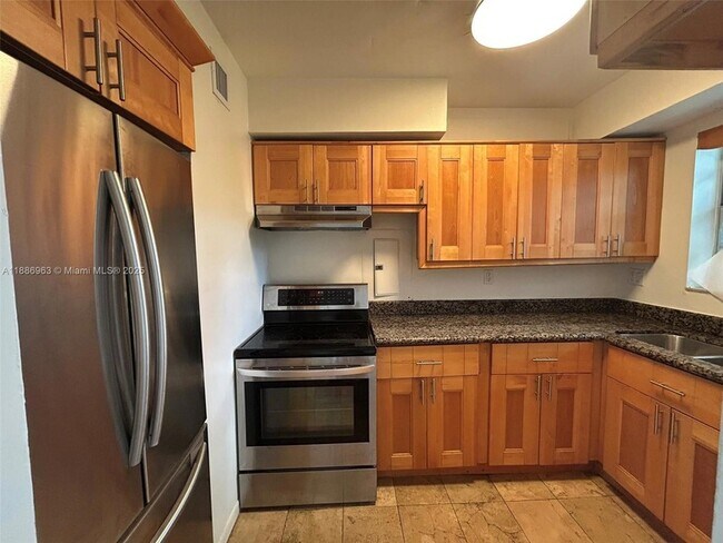 Building Photo - 7865 SW 57th Ave
