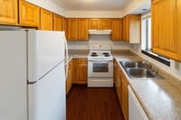 Building Photo - 7024 N Wiscomb St