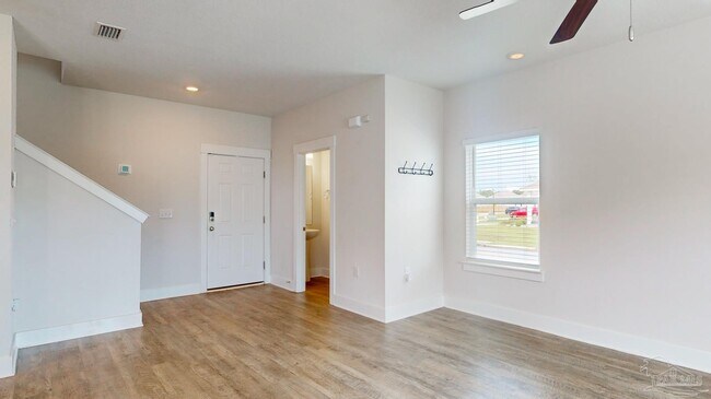 Building Photo - 5865 Danbury Blvd