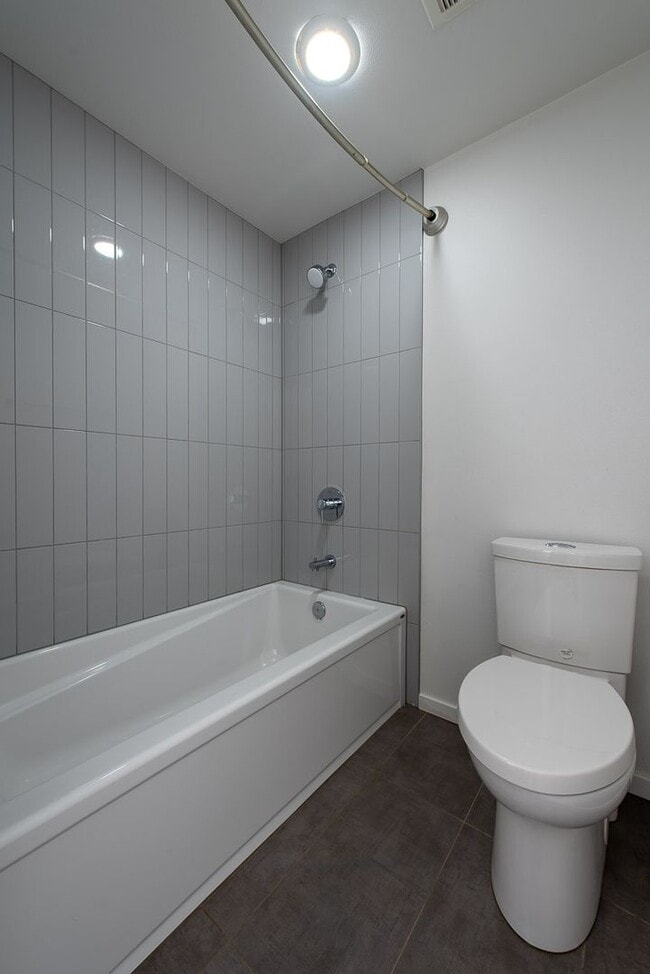 Building Photo - Modern New Construction Townhome | EV Park...