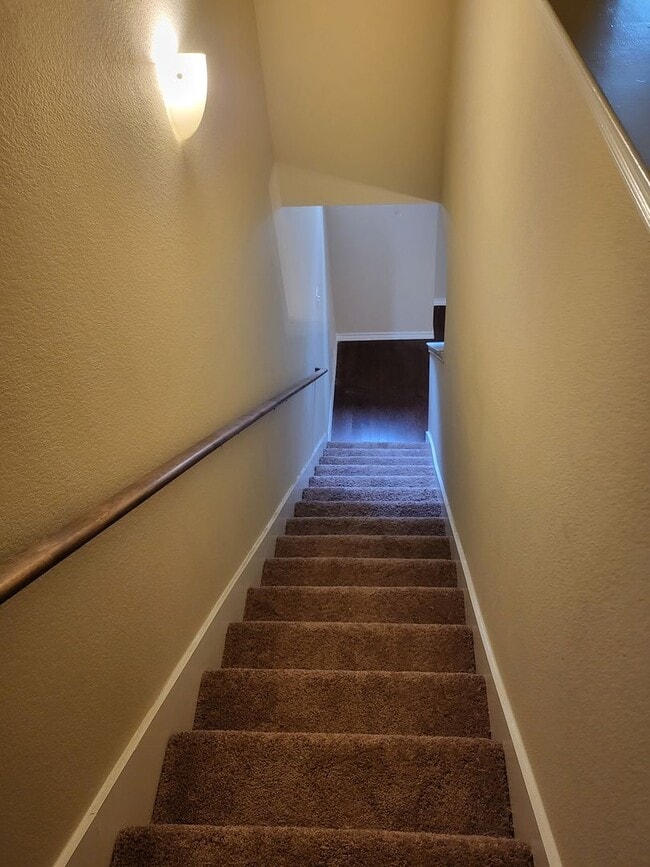 Building Photo - 122 E Nemo St