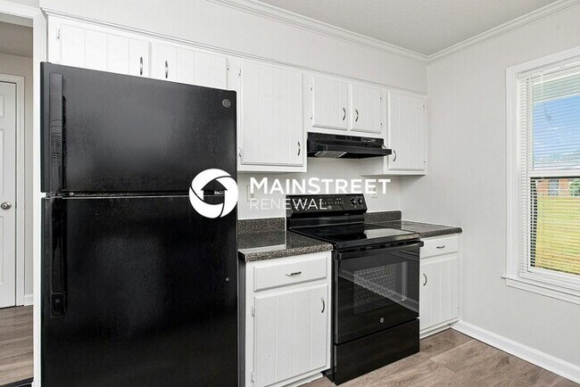 Building Photo - 3 Bedroom Pet-Friendly Home in Memphis, TN with Main Street Renewal