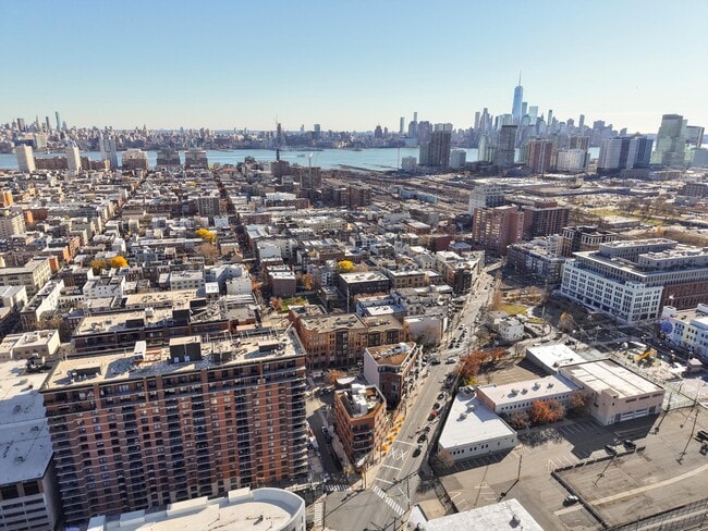 Building Photo - 700 1st St