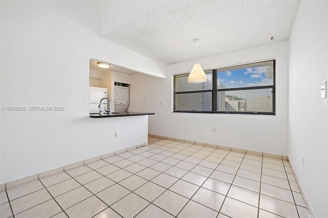 Building Photo - 10050 NW 9th St Cir