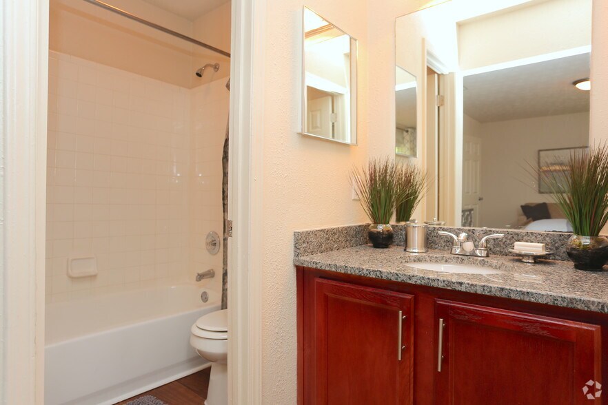 Interior Photo - ReNew Dunwoody