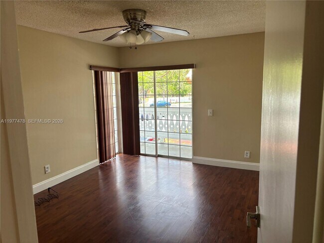 Building Photo - 10421 Mahogany Key Cir