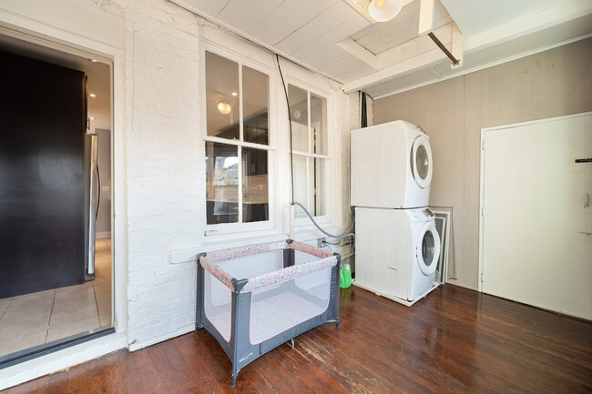 Building Photo - 1408 W Ohio St