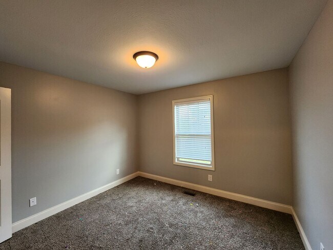 Building Photo - 1003 Sunrise Dr