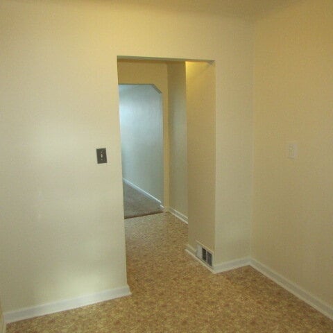Building Photo - Private Entry Duplex Near Lake St Clair