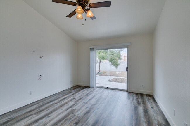 Building Photo - Single story home - NO HOA