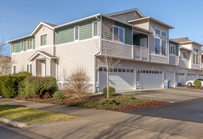 Building Photo - Low Maintenance Living 2 Bedroom Condo, Du...