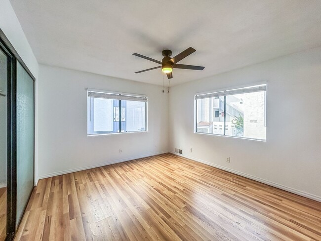 Building Photo - Beautiful 2BD/2BA W/ Private Balcony and In-Unit Laundry in Midway District! Move-in Special Deta...