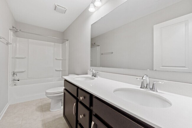 Building Photo - Easy Living in North Creek Village!
