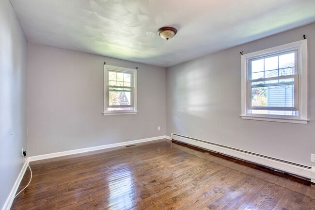 Building Photo - 171 Newell Ave