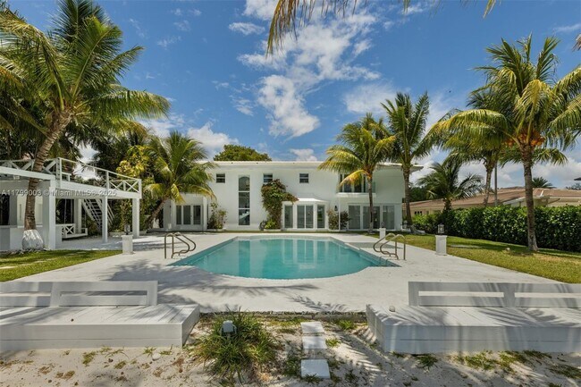 Building Photo - 610 Sabal Palm Rd