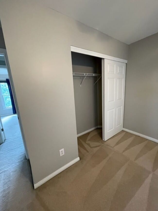 Building Photo - West Knoxville, Farragut 37934 - 4 bedroom, 3.5 bath, 2 Story Brick Home -Contact Debra Johnson (...