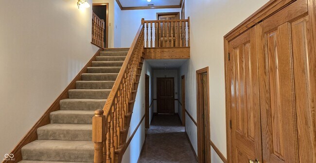 Building Photo - 9628 Summerlakes Dr